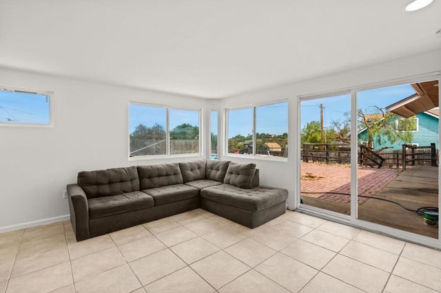 1251 La Cresta Boulevard, El Cajon, CA 92021