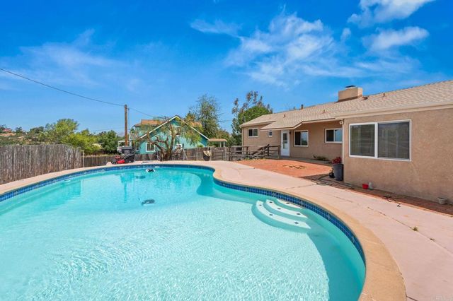 1251 La Cresta Boulevard, El Cajon, CA 92021