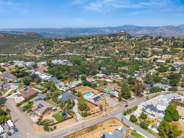 1251 La Cresta Boulevard, El Cajon, CA 92021