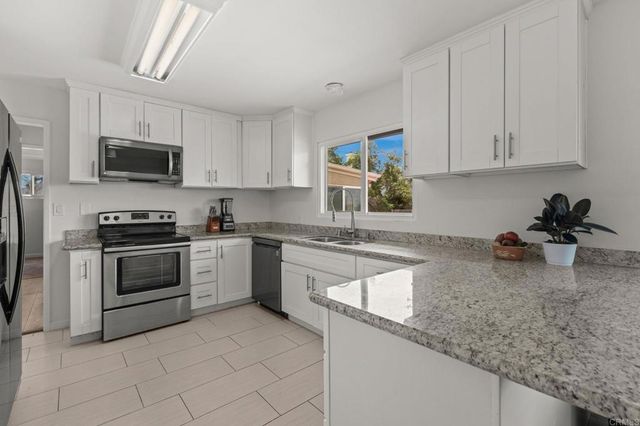 1251 La Cresta Boulevard, El Cajon, CA 92021