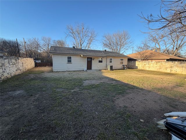 103 Myers Avenue, Cleburne, TX 76033