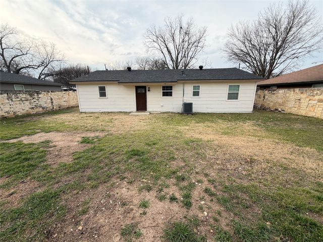 103 Myers Avenue, Cleburne, TX 76033