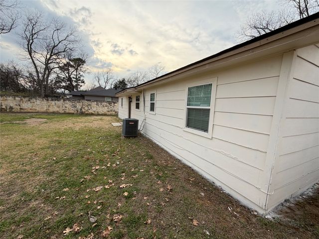 103 Myers Avenue, Cleburne, TX 76033