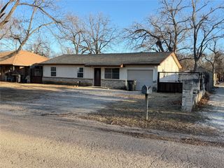 103 Myers Avenue, Cleburne, TX 76033