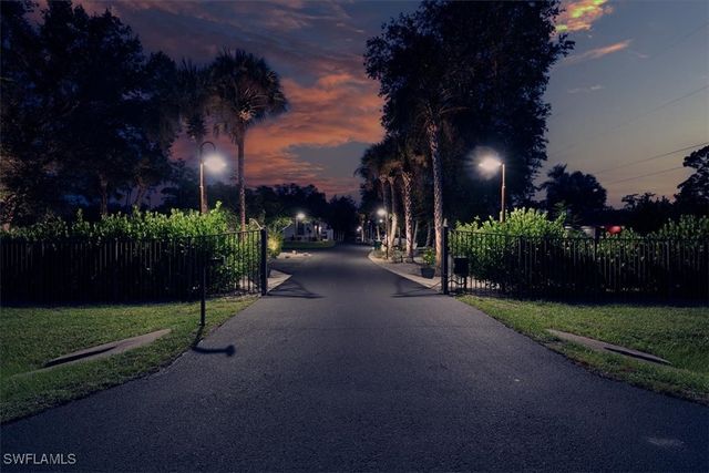328 16th AVE NW, Naples, FL 34120