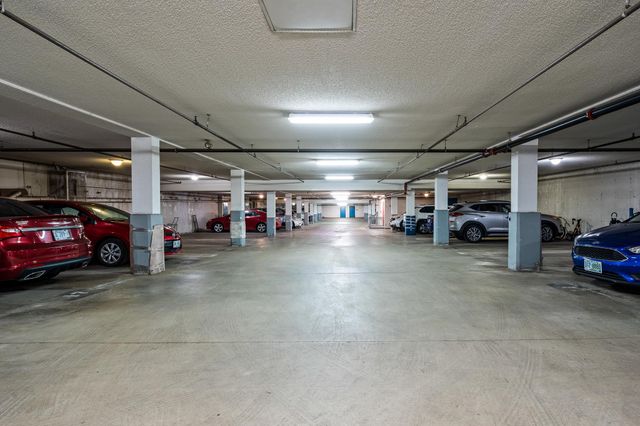 490 River Rd Apt 13, Manchester, NH 03104