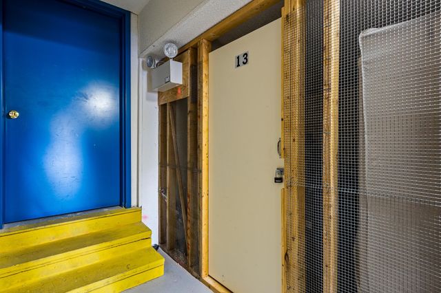 490 River Rd Apt 13, Manchester, NH 03104