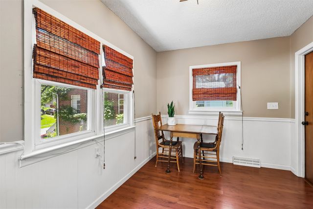 2905 Holcomb Avenue, Des Moines, IA 50310