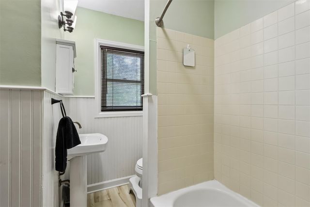 2905 Holcomb Avenue, Des Moines, IA 50310