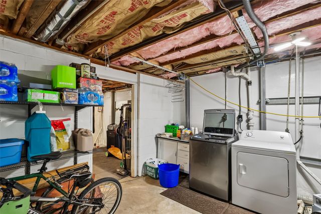 2905 Holcomb Avenue, Des Moines, IA 50310