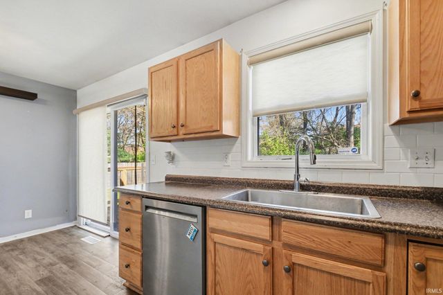 20389 Ambleside Drive, South Bend, IN 46637