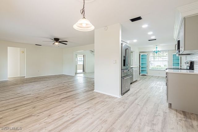 62 Lanai CIR 62, Naples, FL 34112