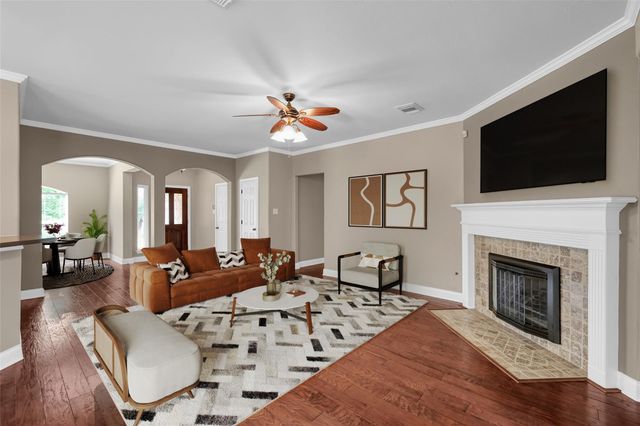 51 N Merryweather Circle, The Woodlands, TX 77384