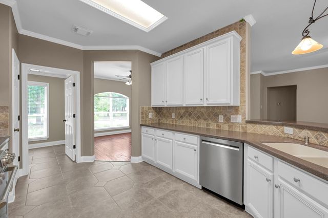 51 N Merryweather Circle, The Woodlands, TX 77384