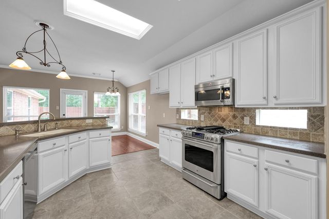 51 N Merryweather Circle, The Woodlands, TX 77384
