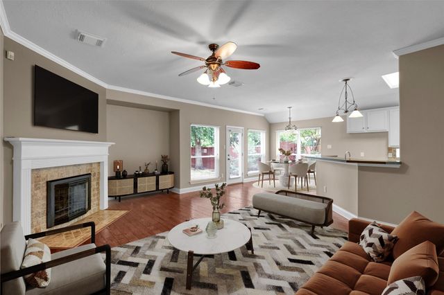 51 N Merryweather Circle, The Woodlands, TX 77384