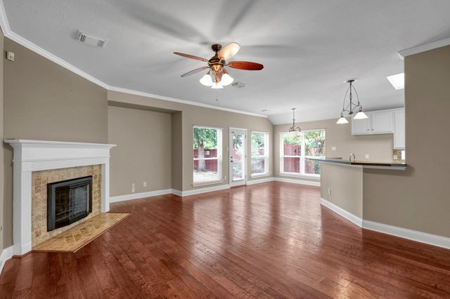 51 N Merryweather Circle, The Woodlands, TX 77384