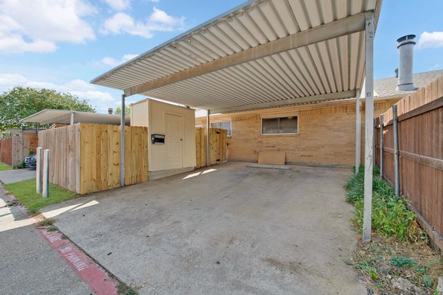 4 E Mountain Creek Court 11, Grand Prairie, TX 75052