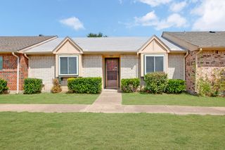 4 E Mountain Creek Court 11, Grand Prairie, TX 75052