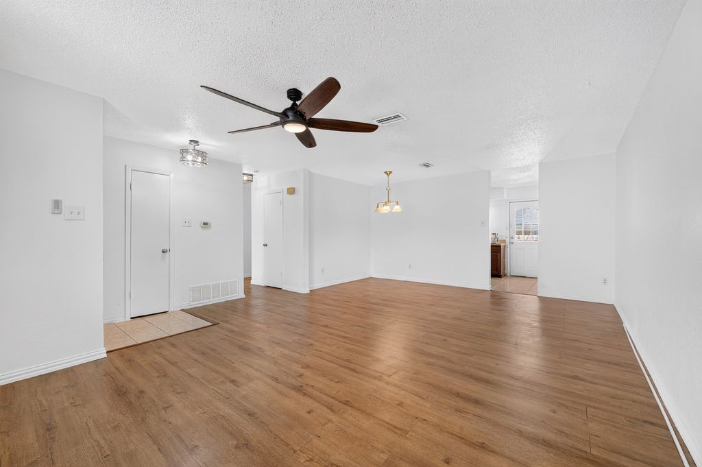 4 E Mountain Creek Court 11, Grand Prairie, TX 75052 — photo 4