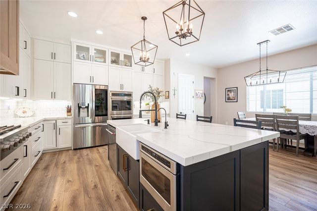 6888 April Wind Avenue, Las Vegas, NV 89131