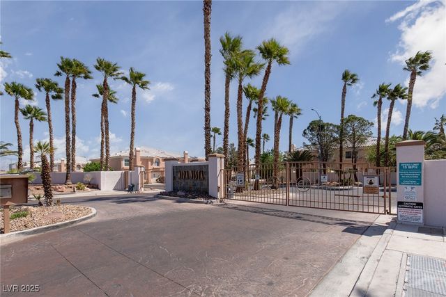 8440 INDIGO SKY Avenue, Las Vegas, NV 89129