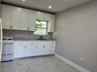 922 NW 2nd Street 4, Miami, FL 33128