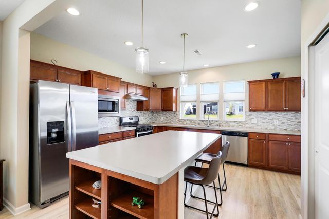 10224 Ironwood Lane, Rogers, MN 55374
