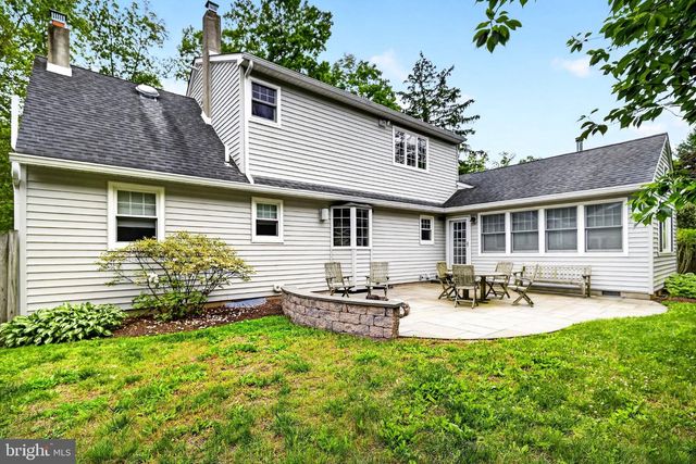 70 TAYLOR TER, Hopewell, NJ 08525