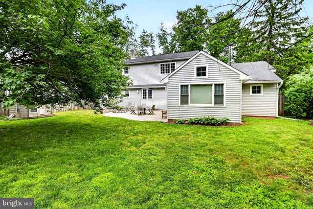 70 TAYLOR TER, Hopewell, NJ 08525