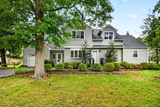 70 TAYLOR TER, Hopewell, NJ 08525