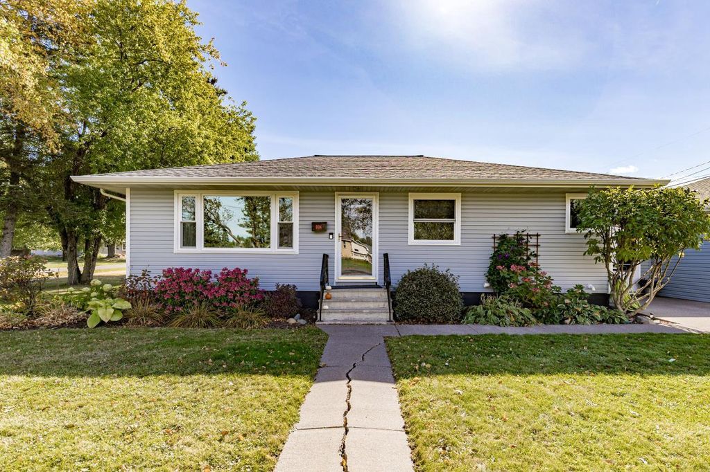 804 15th Ave E, Superior, WI 54880