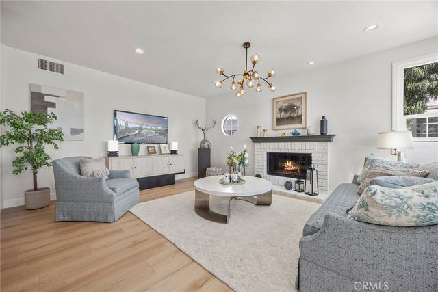 20 Flores, Lake Forest, CA 92610