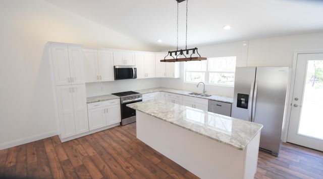 3640 Quail Run Drive N, Wheatfield, IN 46392
