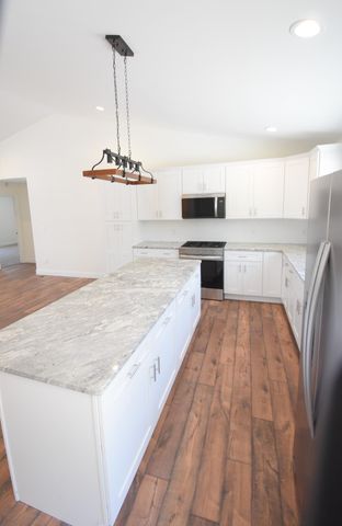 3640 Quail Run Drive N, Wheatfield, IN 46392