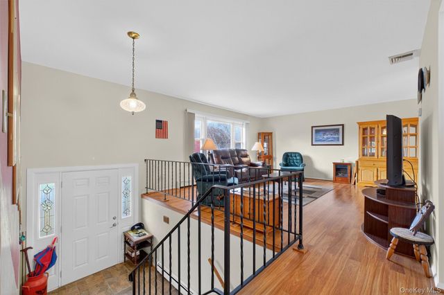 41 Creamery Drive, New Windsor, NY 12553