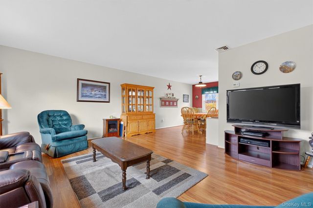 41 Creamery Drive, New Windsor, NY 12553