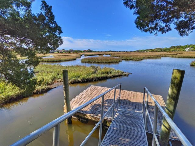 118 Sea Oats Circle, Pawleys Island, SC 29585