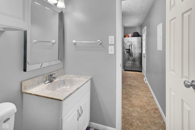 2745 Flintwood Drive, Columbus, IN 47203