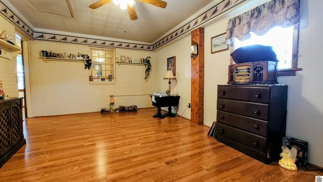 410 Pecan Dr, Clinton, KY 42021