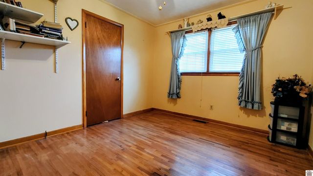 410 Pecan Dr, Clinton, KY 42021