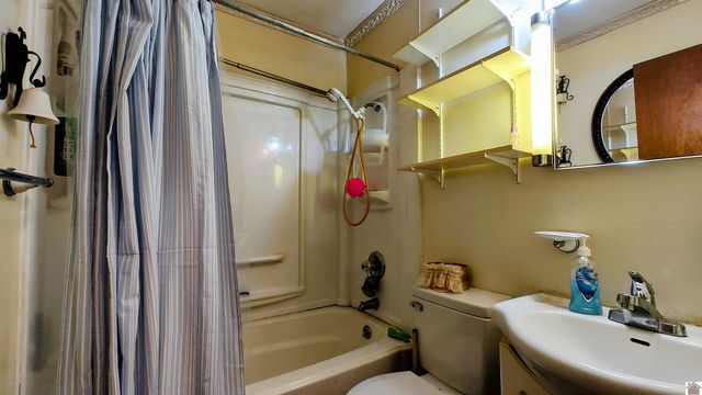 410 Pecan Dr, Clinton, KY 42021