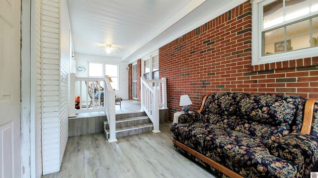 410 Pecan Dr, Clinton, KY 42021