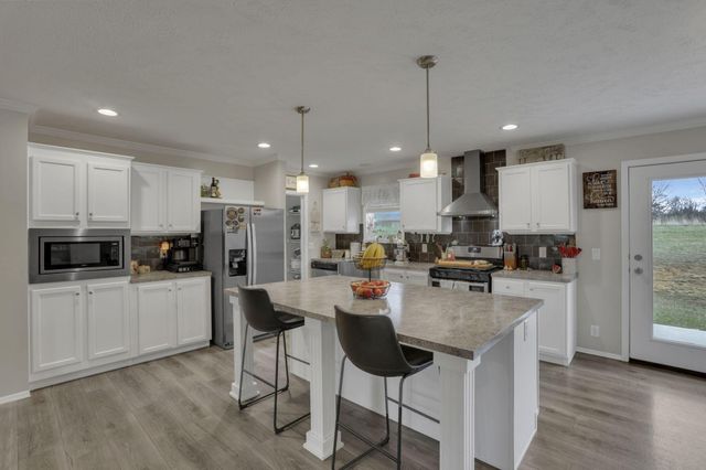 10665 State Route 93 N, Logan, OH 43138