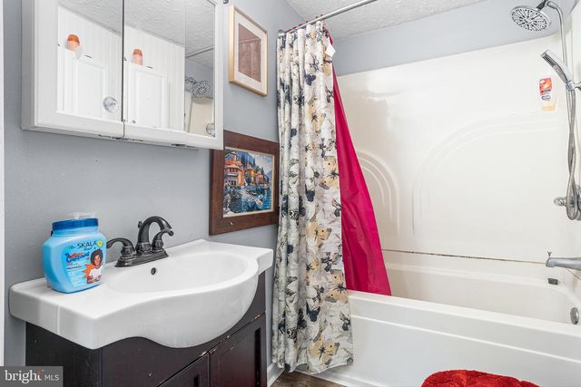 4 CREEKVIEW, Bordentown, NJ 08620