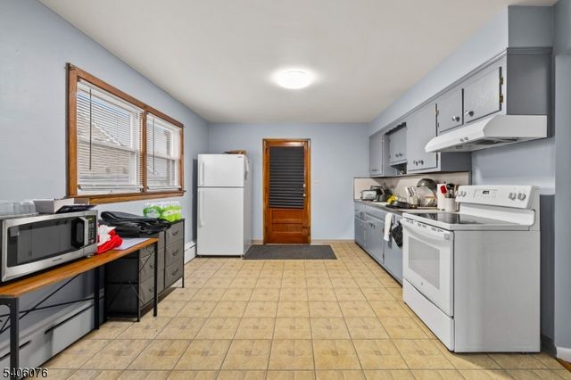 19 Inwood St, Clifton City, NJ 07011