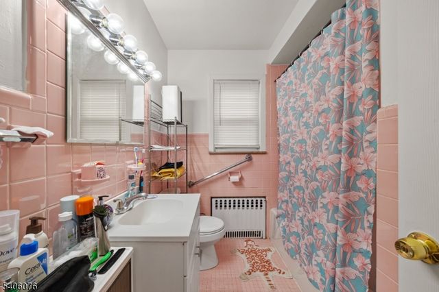 19 Inwood St, Clifton City, NJ 07011