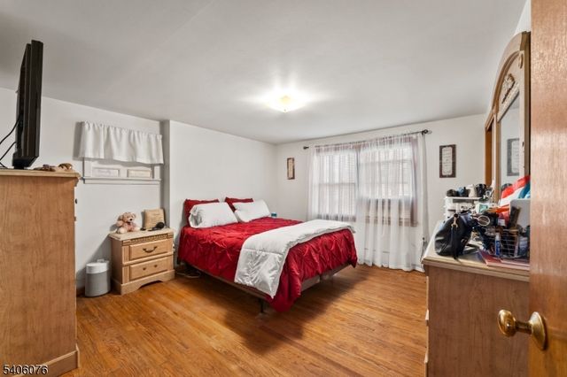 19 Inwood St, Clifton City, NJ 07011