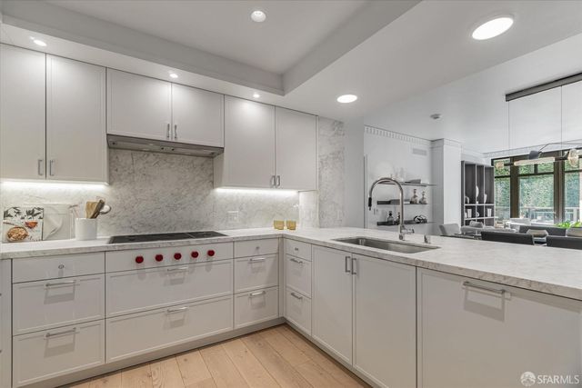 875 California Street 202, San Francisco, CA 94108