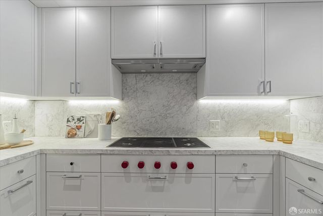875 California Street 202, San Francisco, CA 94108